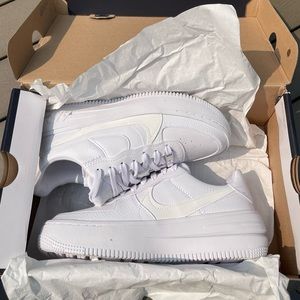 BRAND NEW white PLT.AF.ORM nike air force 1, size 6.5 women
